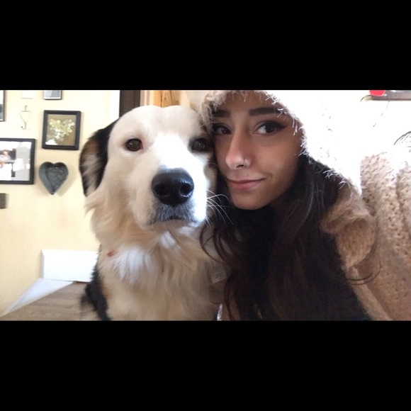 Meet your Posher, Jenna - Picture 3 of 5